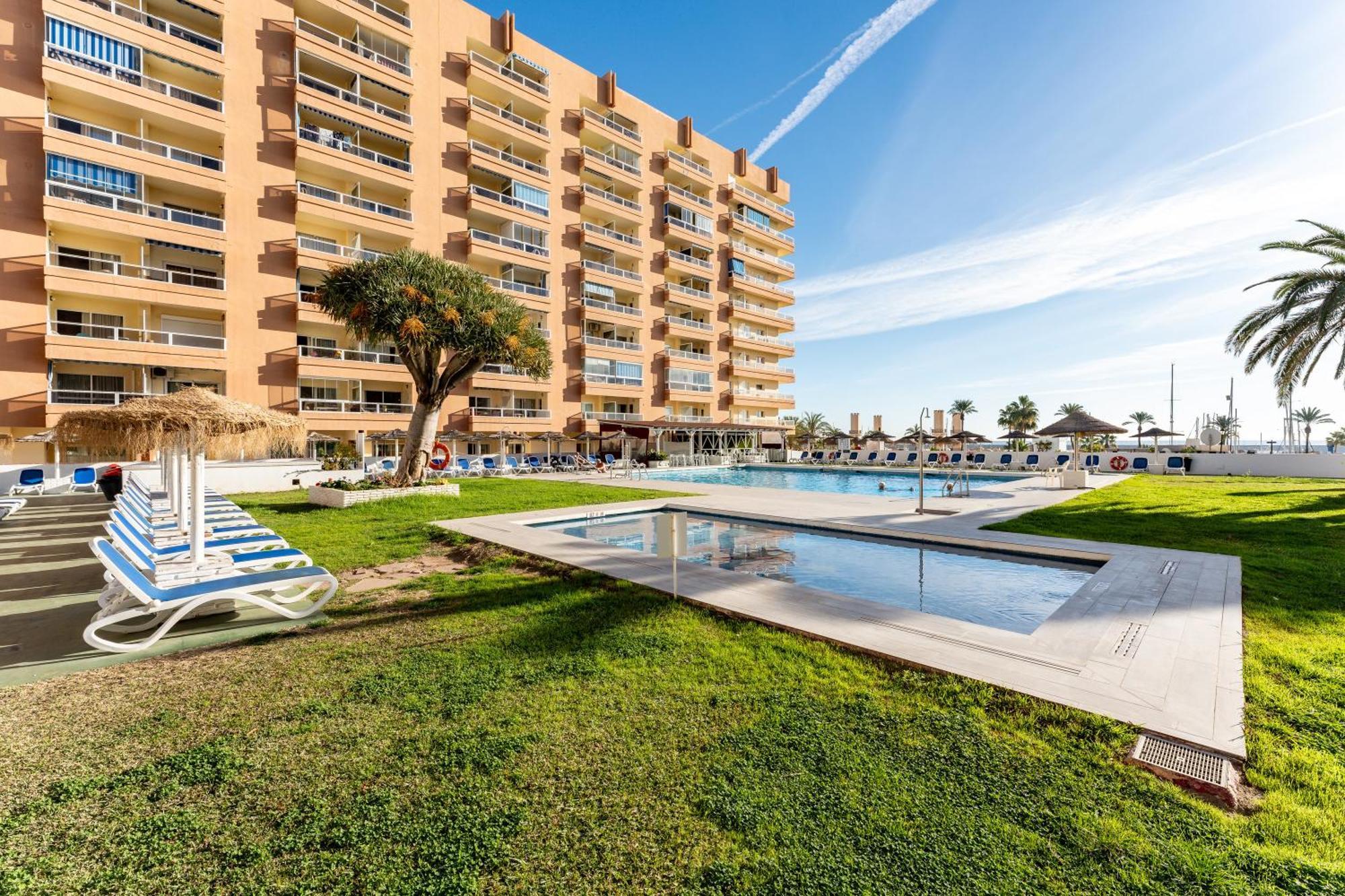 Pyr Studio Apt Partial Seaview فوينخيرولا المظهر الخارجي الصورة