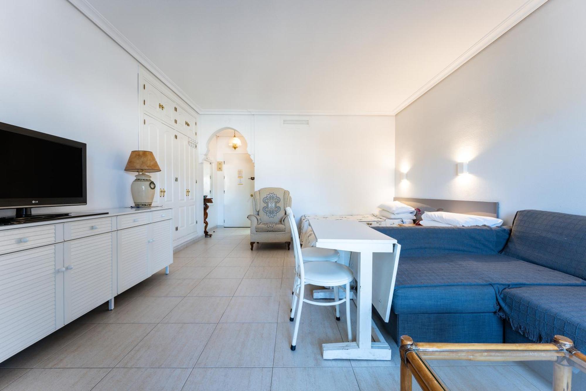 Pyr Studio Apt Partial Seaview فوينخيرولا المظهر الخارجي الصورة