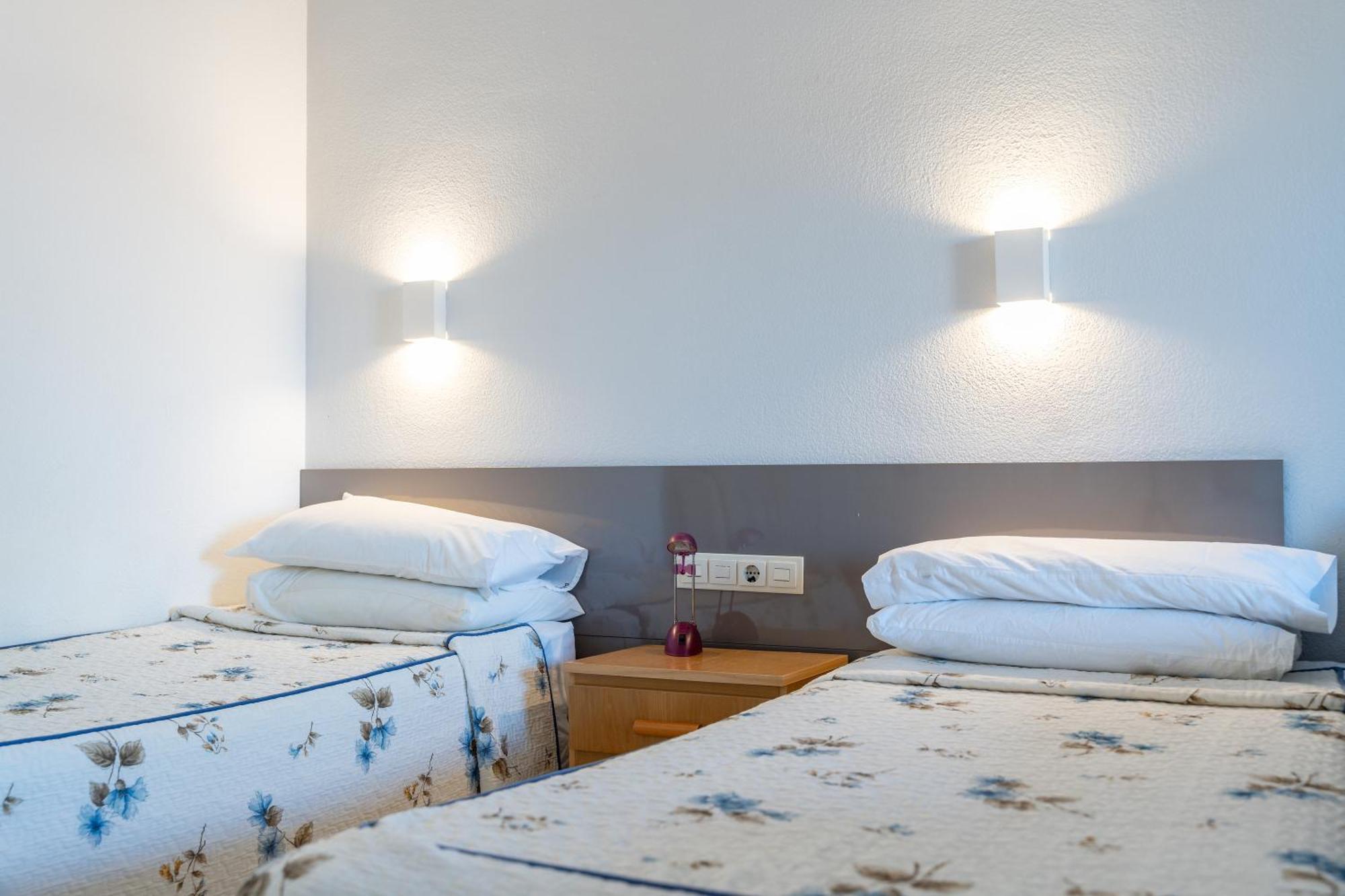 Pyr Studio Apt Partial Seaview فوينخيرولا المظهر الخارجي الصورة
