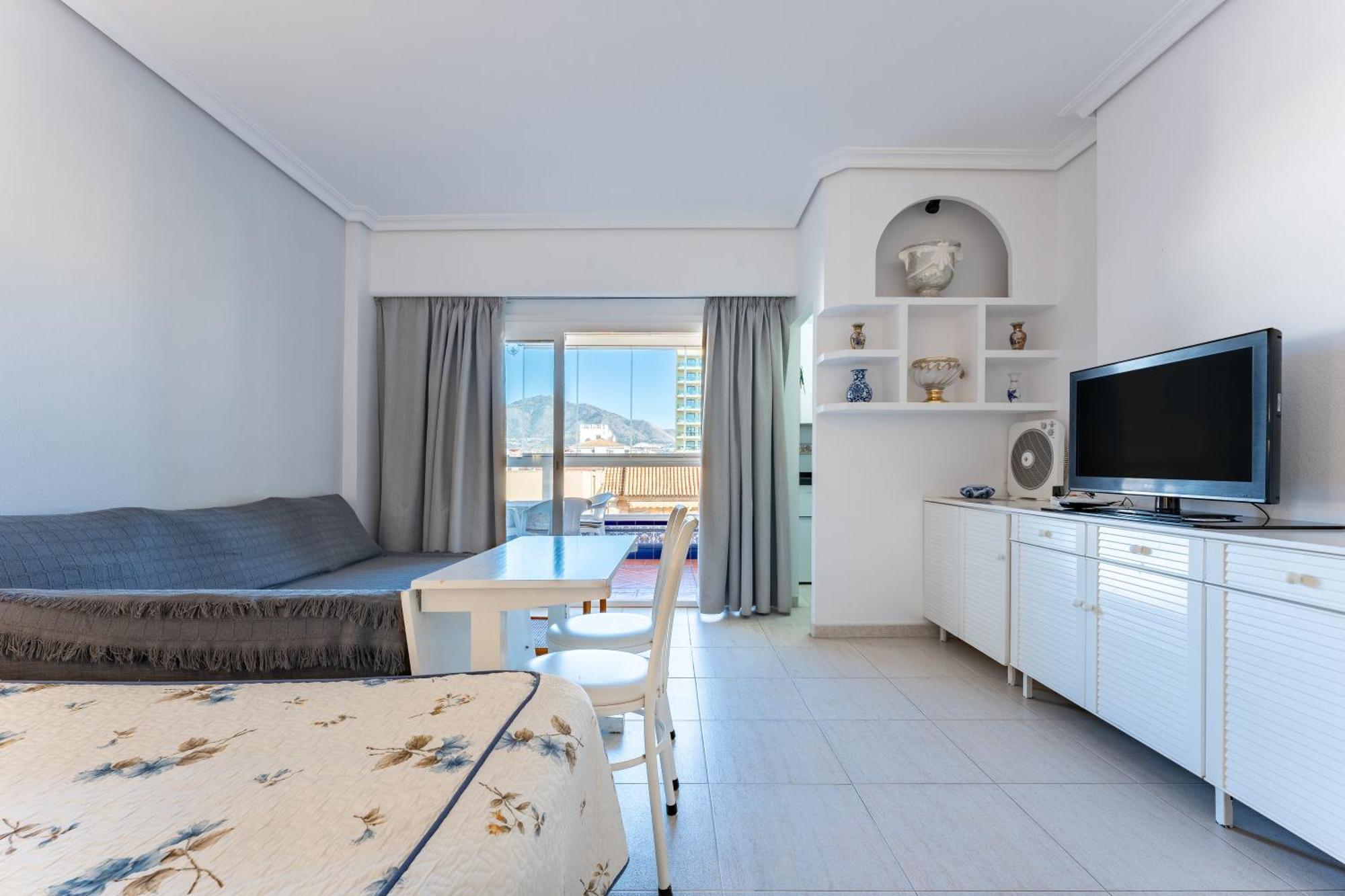 Pyr Studio Apt Partial Seaview فوينخيرولا المظهر الخارجي الصورة