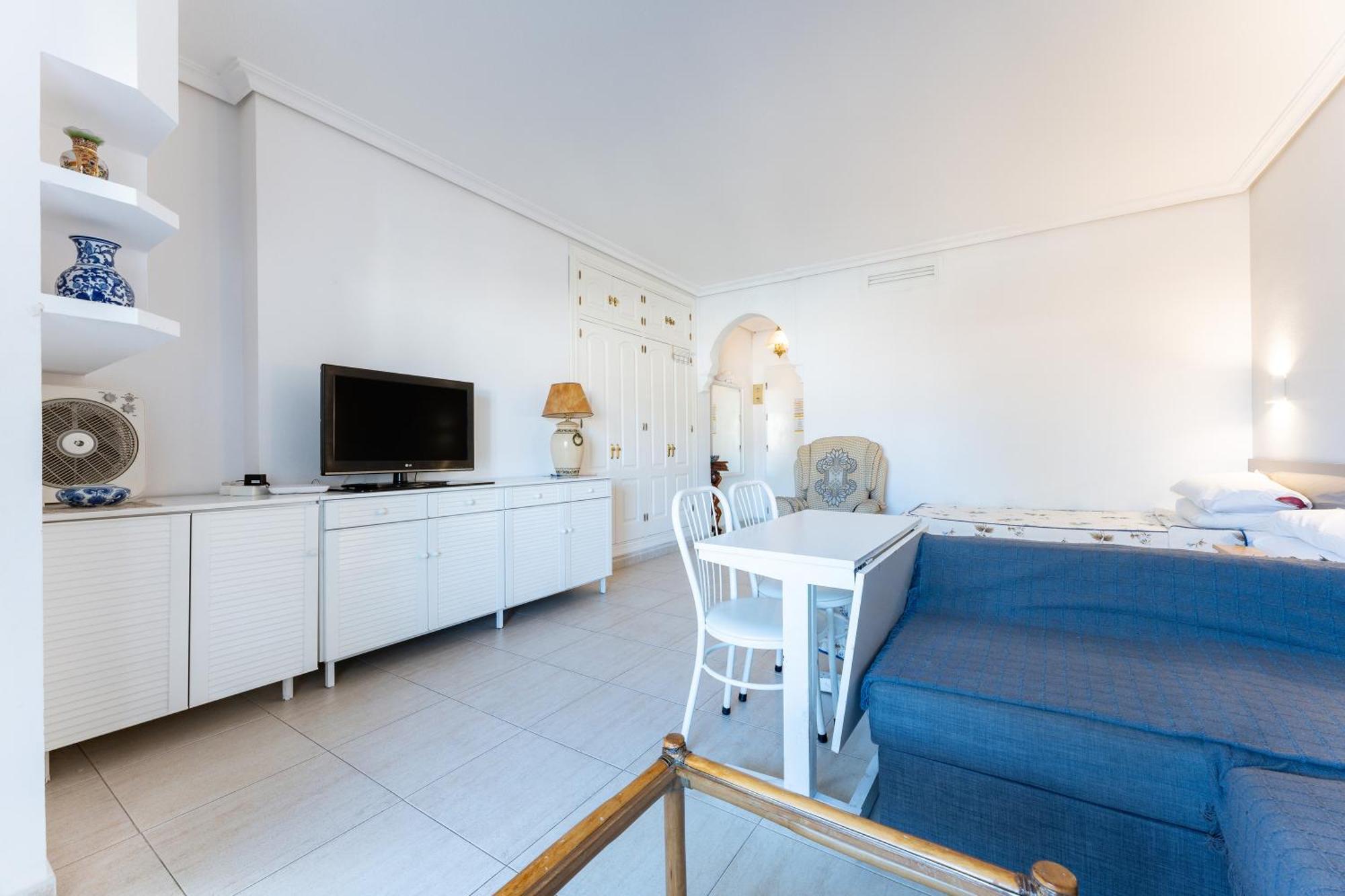 Pyr Studio Apt Partial Seaview فوينخيرولا المظهر الخارجي الصورة