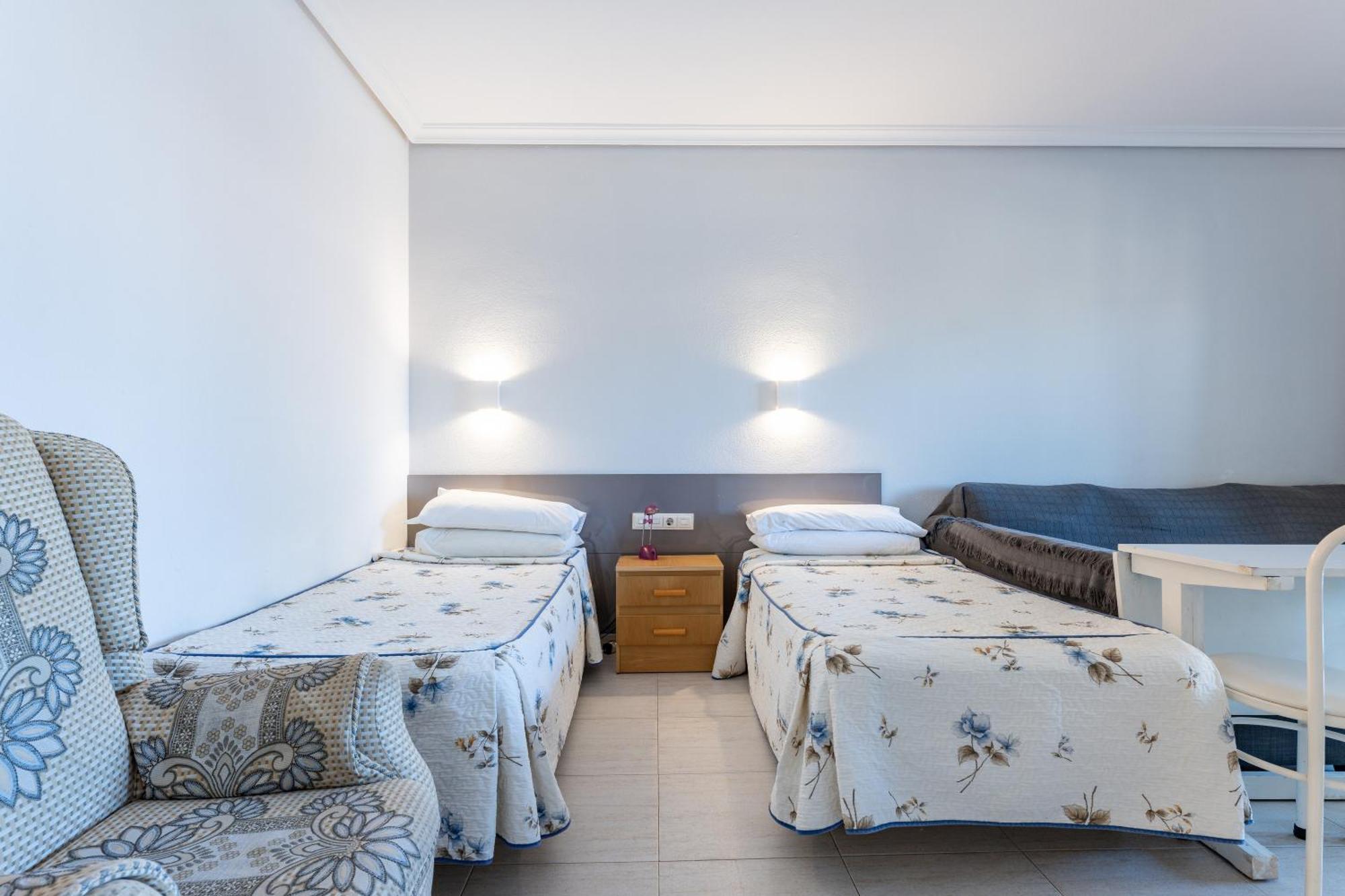 Pyr Studio Apt Partial Seaview فوينخيرولا المظهر الخارجي الصورة