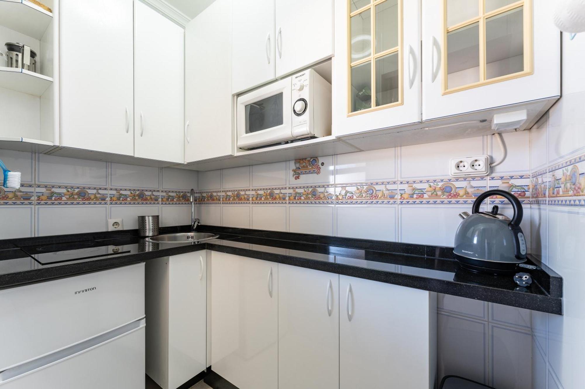 Pyr Studio Apt Partial Seaview فوينخيرولا المظهر الخارجي الصورة