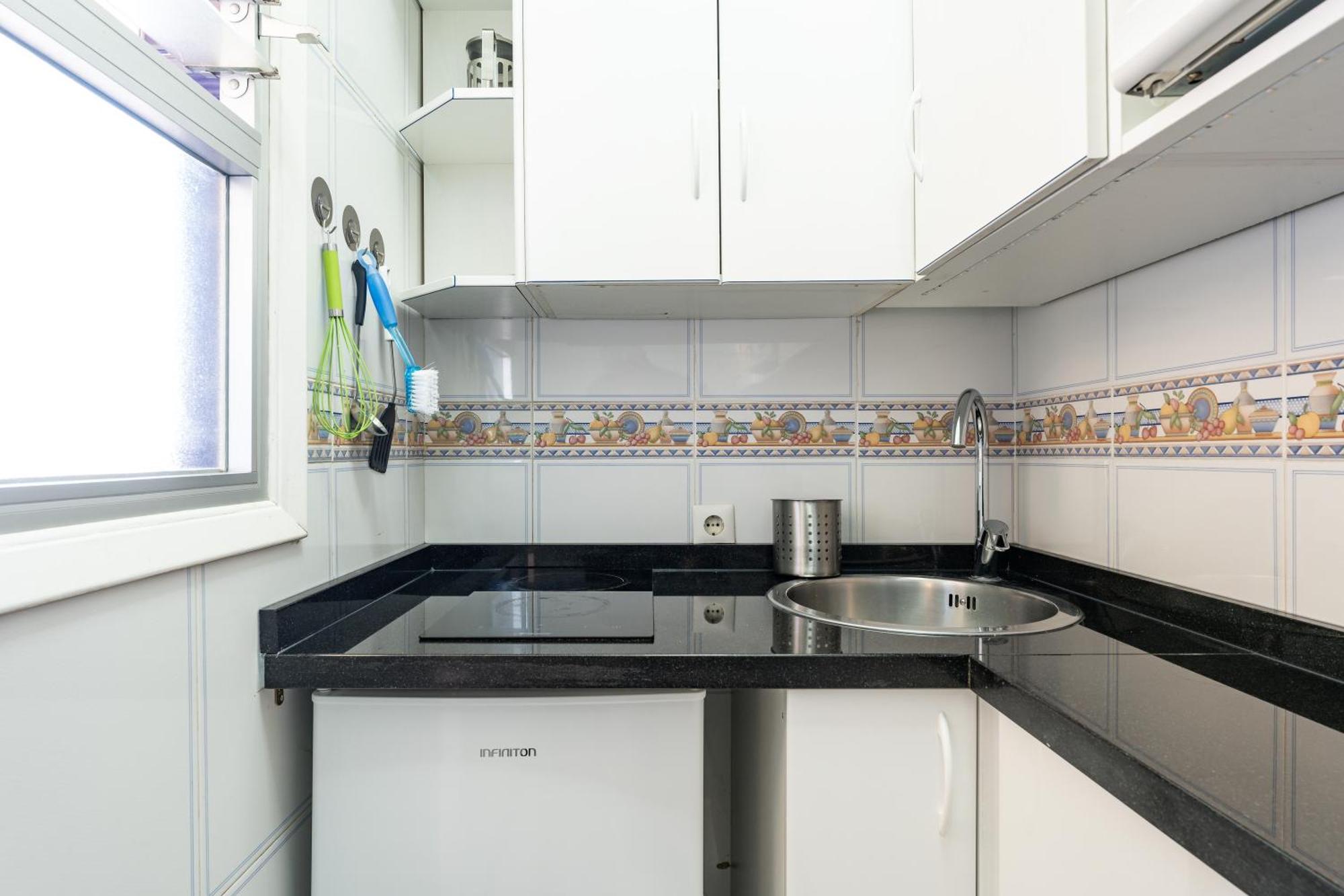 Pyr Studio Apt Partial Seaview فوينخيرولا المظهر الخارجي الصورة